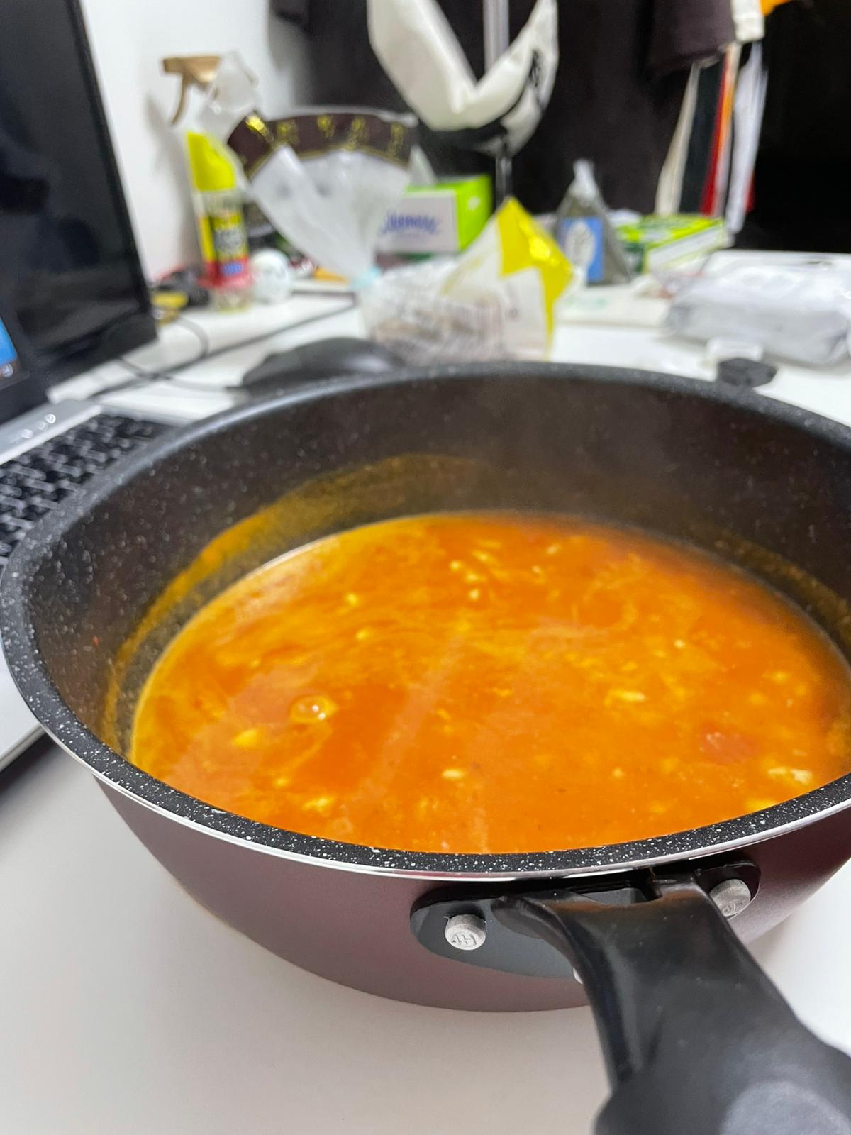 ニンニク入っているトマトスープ